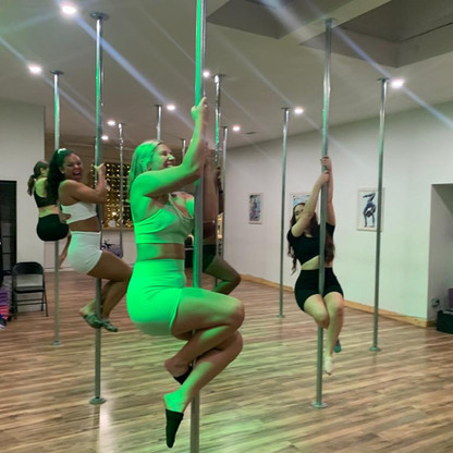 Beginner Pole Dance Classes.jpg